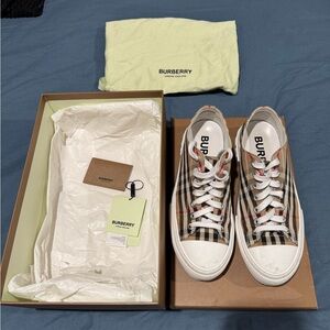 Burberry Low Top Sneaker